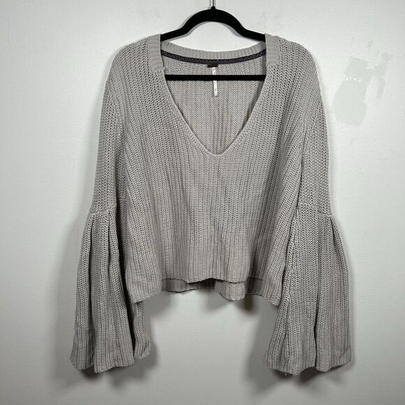 Free People Sweater Womens Size Medium Damsel Bell Sleeve Cropped Gray Oversized - Picture 2 of 9